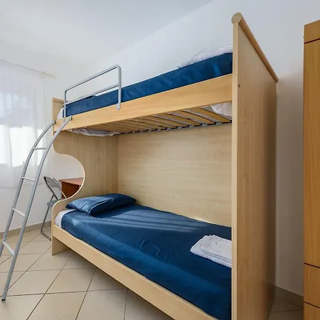 Malerisches Nur 60 Meter Zum Mit Meerblick Und Eigenem Parkplatz * Lovrečica
