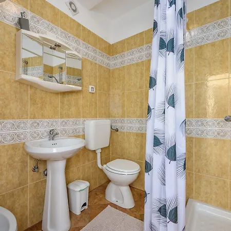 Apartman Malerisches Nur 60 Meter Zum Mit Meerblick Und Eigenem Parkplatz Lovrečica